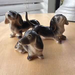 Vtg 3 Porcelain Dachshund Mom & Puppies Black  Tan Figurine Weiner Dogs